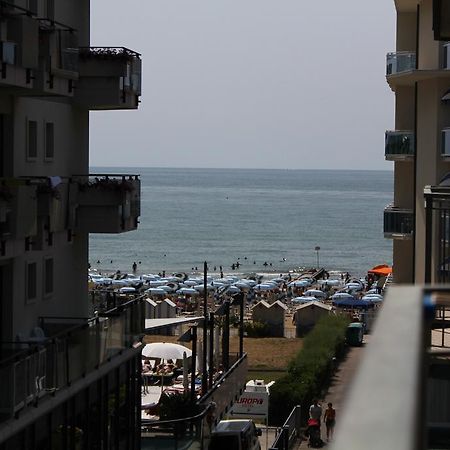 Hotel Azzorre Lido di Jesolo Buitenkant foto