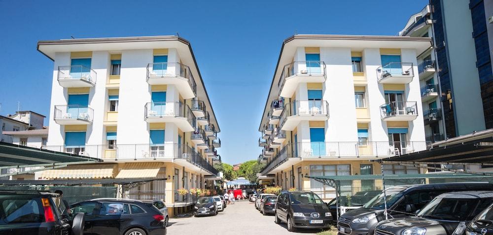 Hotel Azzorre Lido di Jesolo Buitenkant foto