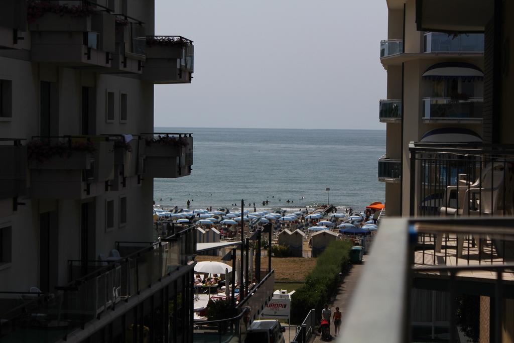 Hotel Azzorre Lido di Jesolo Buitenkant foto