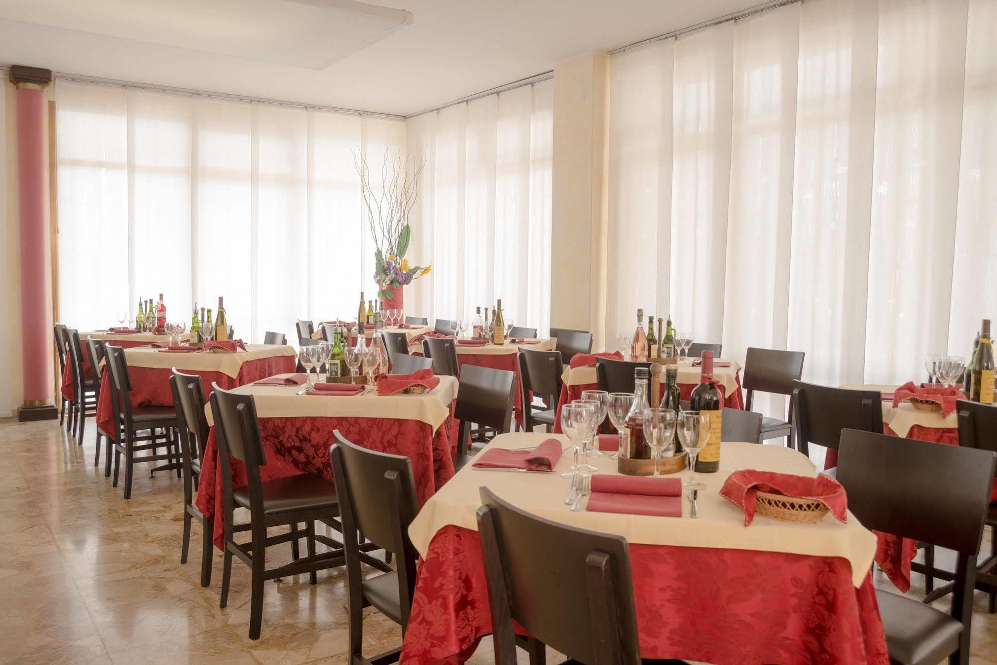 Hotel Azzorre Lido di Jesolo Buitenkant foto